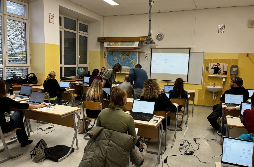 Izobraževanje o umetni inteligenci za učitelje